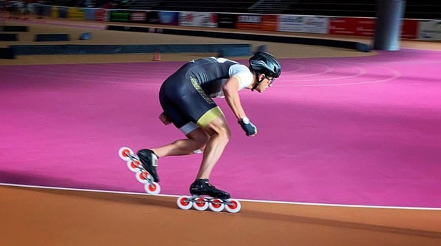 Felix Rijhnen aus Deutschland stellt den Stundenweltrekord im Inline-Skating auf